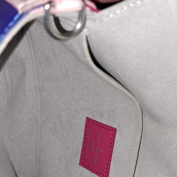 LV Bag - Picture 8 of 11